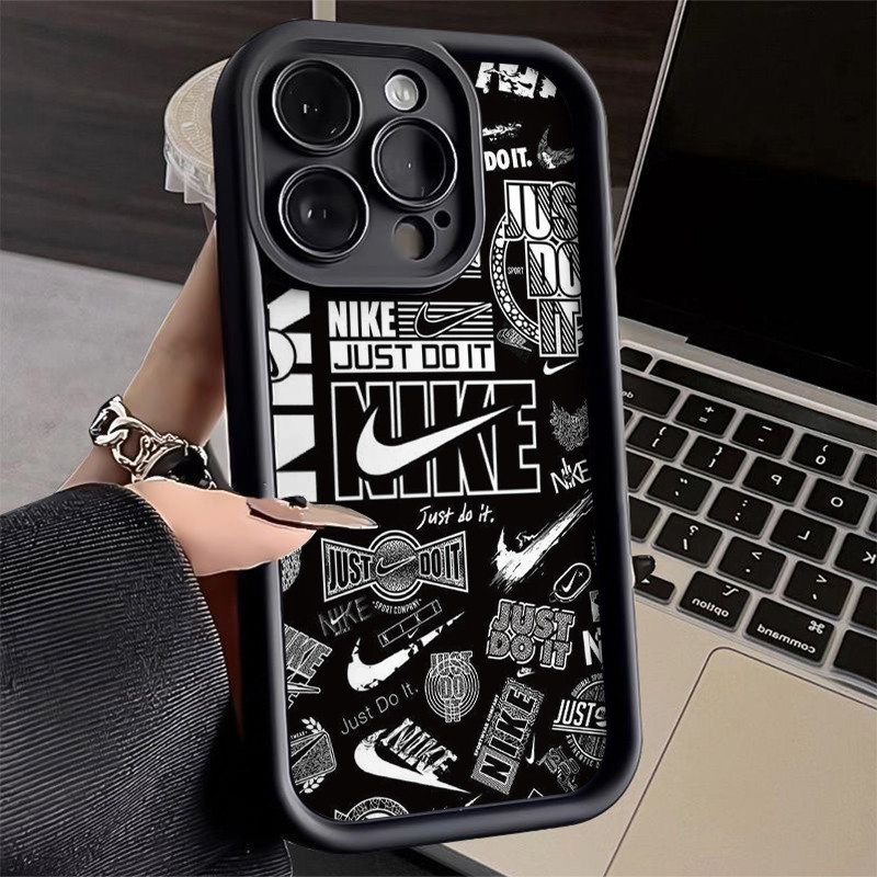 เคสไอโฟน 15/14/13/12/11 Pro max Trend Sports Label สำหรับผู้ชาย ซิลิโคน Compatible Case iPhone 11,12,13,14,15,16,11PM,12PM,13PM,14PM,15PM,16PM,16Plus,X/Xs, XR,7 +,8Plus