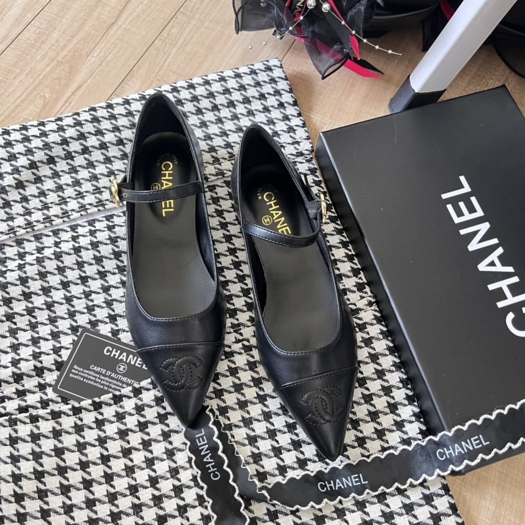 Chanel 24 SS Camellia Mary Jane รองเท้าส้นแบน สวยงาม เหมาะกับเดินชายหาด แฟชั่นฤดูร้อน