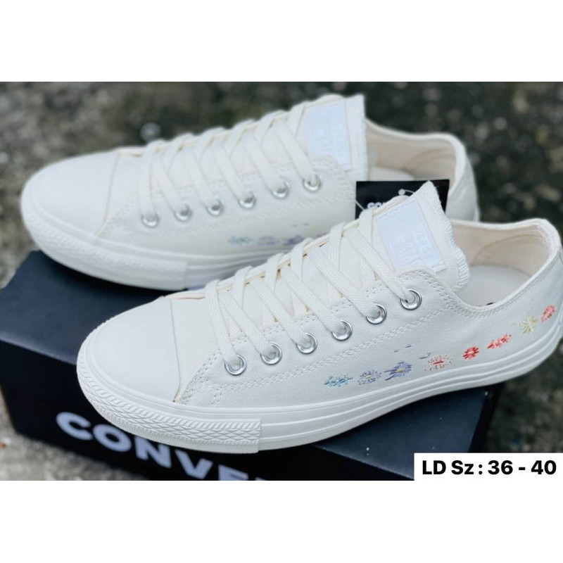 รองเท้าผ้าใบ Chuck Taylor All Star Things To Grow ปักลายดอกไม้เล็กๆ (size36-40) แถมกล่อง สินค้าถ่ายจากงานจริง