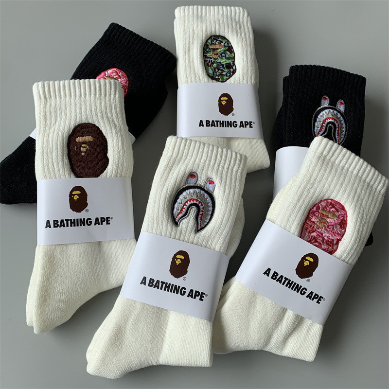 Bape ถุงเท้ากีฬา ปักลาย สีพื้น สําหรับผู้ชาย ผู้หญิง