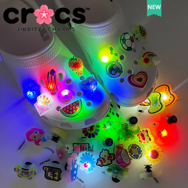 JIBBITZ Crocs charms ตัวติดรองเท้า LEDการ์ตูน ตัวติดรองเท้า Crocs