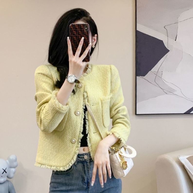 สีเหลือง เสื้อโค้ทสีเหลือง คอลเลคชั่นใหม่สําหรับฤดูหนาว เฟรนช์โอเมิร์ซ