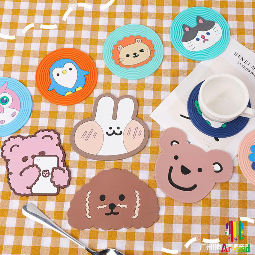 Arkeed ที่รองแก้ว PVC ลายการ์ตูน วัสดุกันลื่น ​ล้างได้  ทนความร้อน Cartoon PVC Coaster