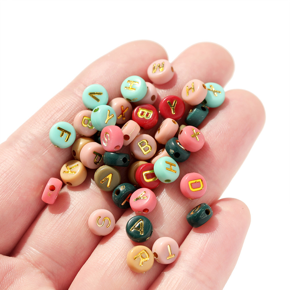ลูกปัดตัวอักษรอะคริลิค A-Z 100 ชิ้น 7มม. พื้นหลังสีทอง สำหรับ DIY สร้อยคอ สร้อยข้อมือ - รูปที่ 2