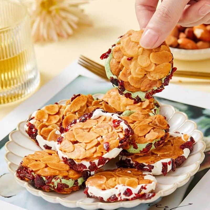 สินค้าใหม่พร้อมสต็อก Tonsand Sandwich Crisp Brushed Nougat Almond Crisp Chips Nut Biscuits Afternoon