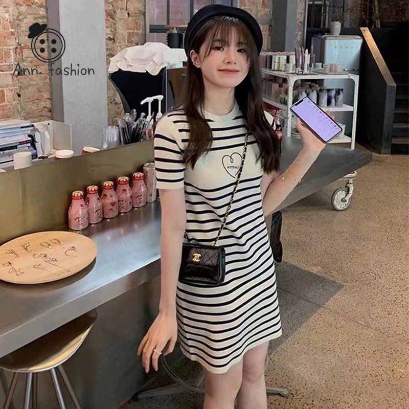 Ann ชุดเดรสไหมพรม เดรสยาวคอกลม แขนสั้น ลายทาง พิมพ์ลายหัวใจตรงกลาง น่ารักมากๆ ใส่ไปคาเฟ่สวยๆ #909