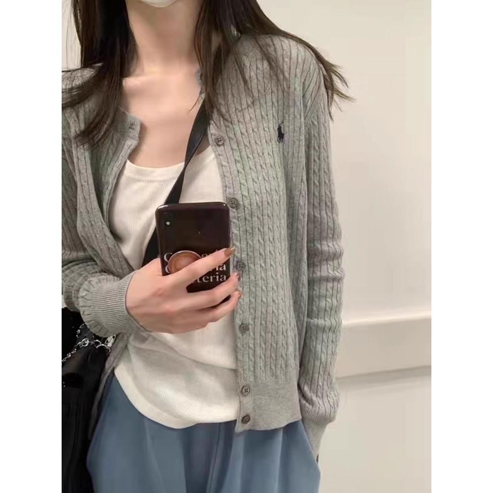 Xiao เสื้อกันหนาว เสื้อคาร์ดิแกน ผ้าแคชเมียร์ ผ้าวูลถัก ปักลายฉลากโพนี่ สีเทา แฟชั่นฤดูใบไม้ร่วง สไตล์เกาหลี สําหรับผู้หญิง