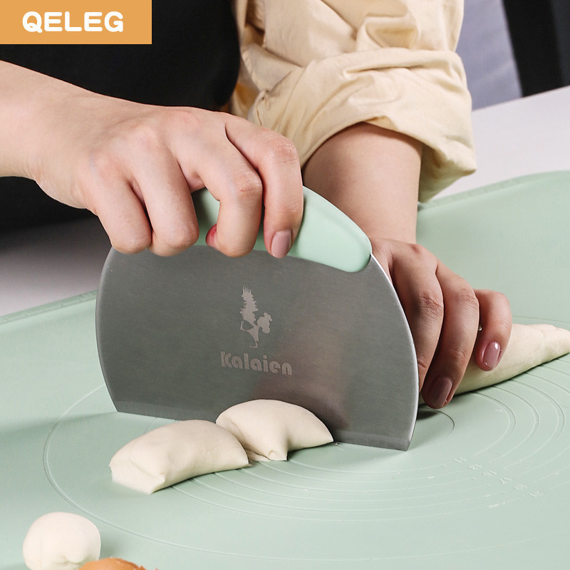 Qeleg ที่ขูดแป้งโดว์ สเตนเลส ด้ามจับยาง กันลื่น ออกแบบตามสรีรศาสตร์ สําหรับตัดแป้งพิซซ่า ราคา ถูกที่สุด ดีลบีเคเค