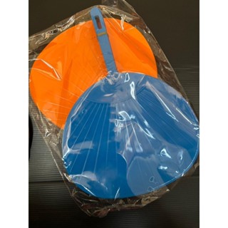 พัดพลาสติก พัดคลายร้อน 12 ชิ้น คละสี มี 2 ขนาด เล็กและใหญ่