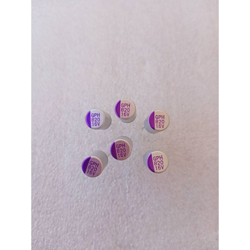 คาปาซิเตอร์ 820UF 16V  C820UF 16V ตัวสีเงินแถบสีม่วง ขนาด8x12mm. ของใหม่แกะกล่อง(10ชิ้น)C820UF 16V C