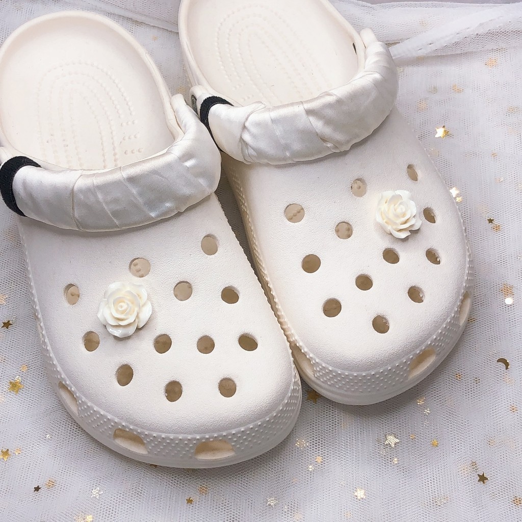 2/4/6/10 ชิ้น【สีเบจโรส】ชุดอุปกรณ์เสริม jibitz croc Clog jibitz หัวเข็มขัดรองเท้า