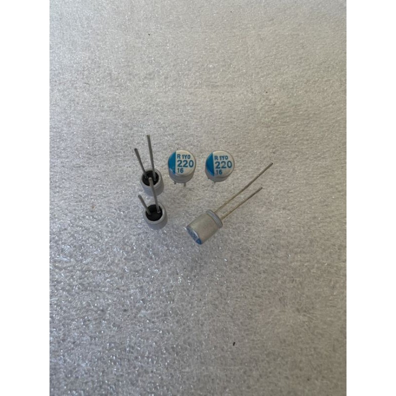 คาปาซิเตอร์  220UF 16V  220UF 16V  C220UF 16V ขนาด6x7mm.แถบสีฟ้าใหม่แกะกล่อง C220UF 16V (10ชิ้น) 220