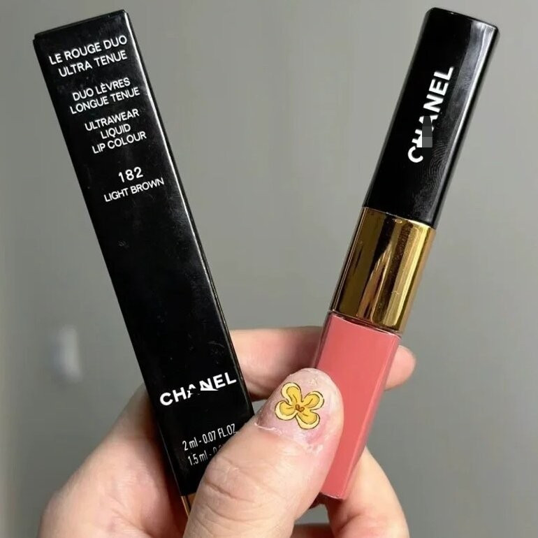 ชานเนล. Double Head Lip Gloss Glass Lip Glaze Sample 2ml+1.5ml