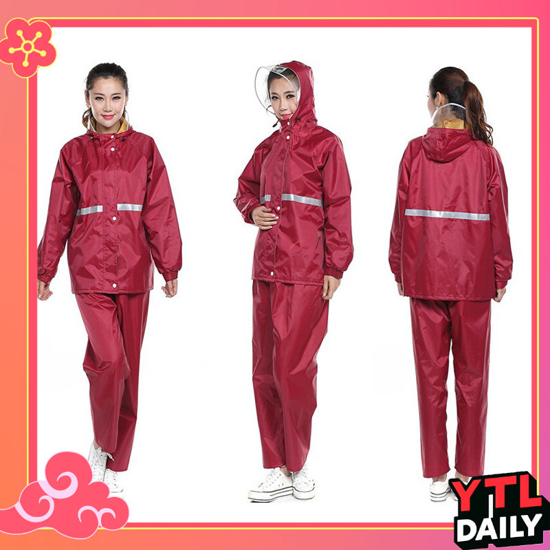 ชุดกันฝน Raincoat เสื้อกันฝน มีแถบสะท้อนแสง (เสื้อแบบมีหมวกฮู้ดพับเก็บได้+กางเกง+กระเป๋า)ผ้าโพลีเอสเตอร์อย่างหนา