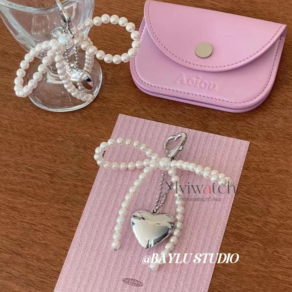 Ins ใหม่ จี้พวงกุญแจ รูปโบว์ ประดับไข่มุก สีเงิน สร้างสรรค์ อุปกรณ์เสริม สําหรับห้อยโทรศัพท์มือถือ กระเป๋า หนังสือ