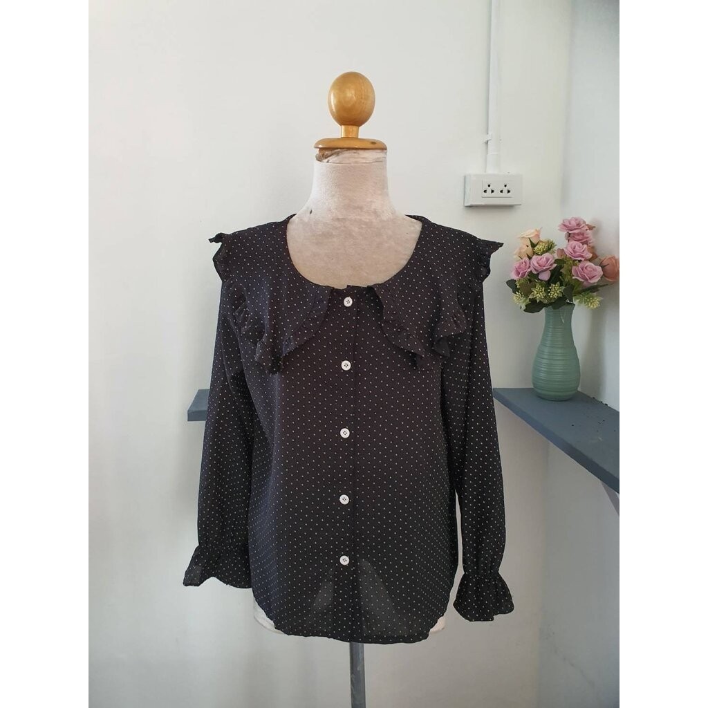 FF05157 เสื้อผ้ามือสอง สีดำลายจุด อก 37 นิ้ว