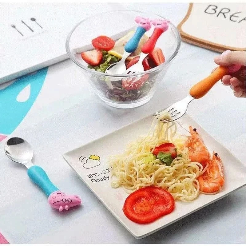 Peppa Pig บนโต๊ะอาหาร ส้อม ช้อน ตุ๊กตา แอคชั่น ของเล่น George Pig Dad Mom การ์ตูน อะนิเมะ รูป ปาร์ตี้ ของเล่น ของขวัญ สําหรับเด็กผู้ชาย และเด็กผู้หญิง thumbnail 7