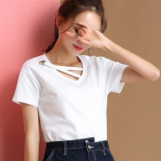 เสื้อยืดคอวี ผ้านุ่ม มีไขว้ที่คอแต่งเก๋ๆ สไตล์เกาหลี #E01