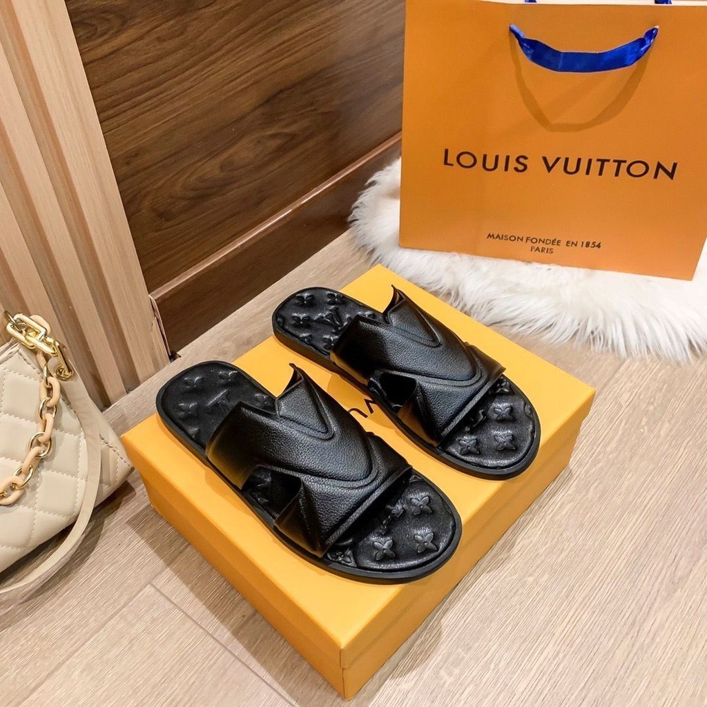 Louis Vuitton รองเท้าแตะลําลอง กันลื่น สําหรับผู้ชาย ผู้หญิง IHEL C320 2024