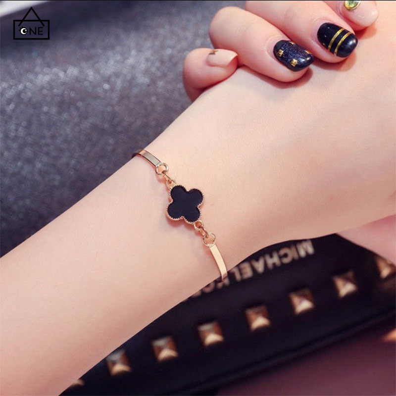 COD สร้อยข้อมือสี่ใบโคลเวอร์แฟชั่นสไตล์เกาหลีเปิดปรับได้เรียบง่ายหรูหราเครื่องประดับสำหรับผู้หญิงของขวัญ-a.one