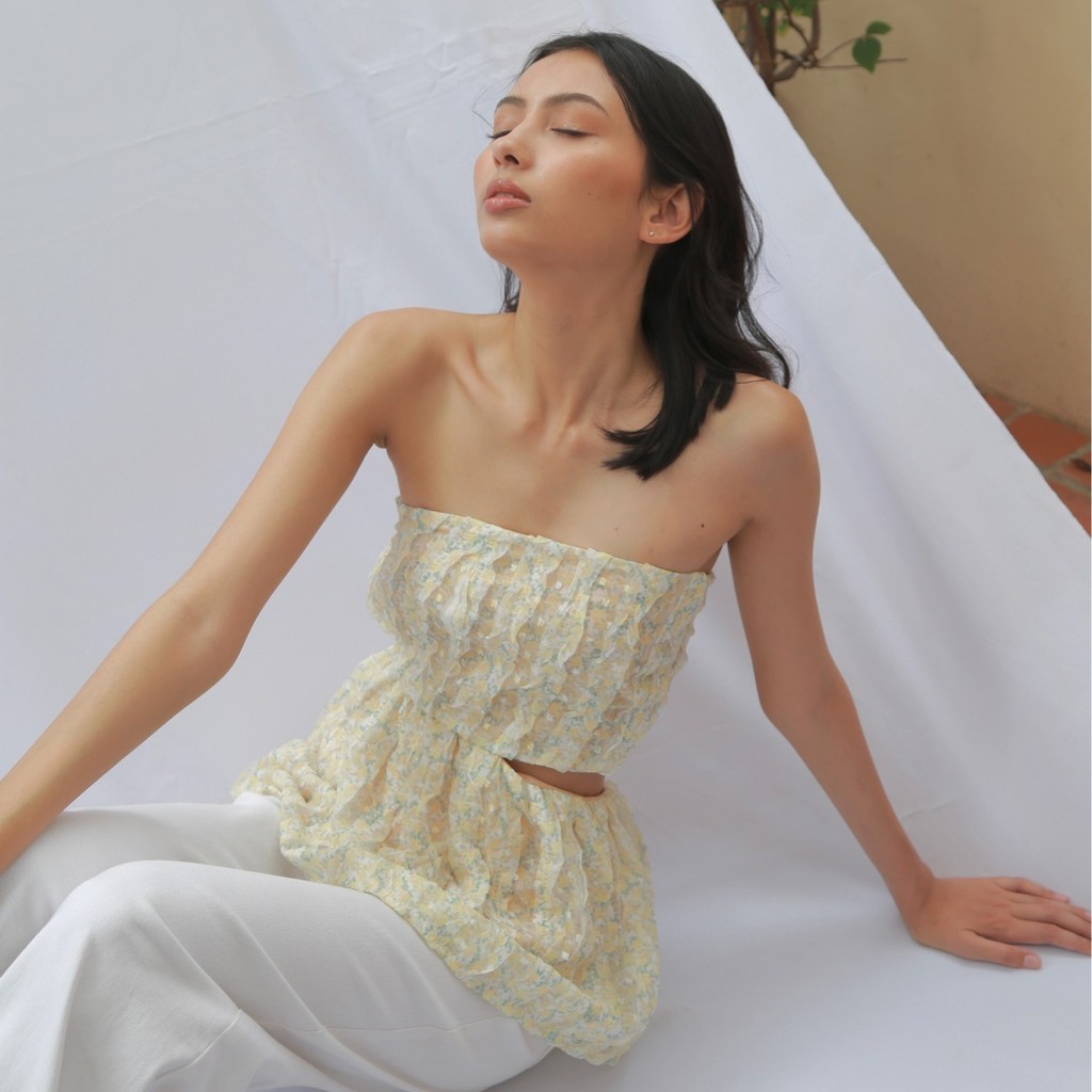 MIRA Flora Top เสื้อเกาะอกลายดอกไม้