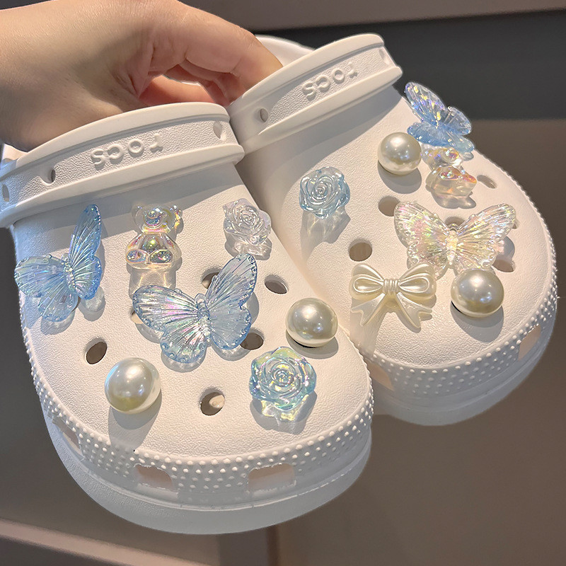 CROCS จี้คริสตัล รูปผีเสื้อ และดอกเดซี่ ประดับไข่มุก เครื่องประดับ แฟชั่นสําหรับผู้หญิง