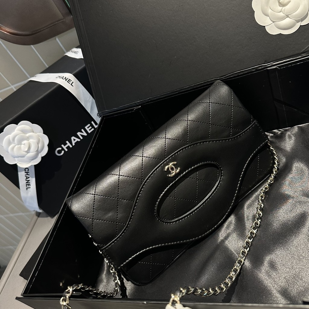 กระเป๋าสะพายข้าง Chanel  งานVip เทียบแท้+ หนังแท้ 100% งานสวย เป๊ะเหมือนแท้เลยค่ะ