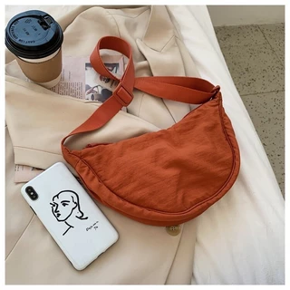 กระเป๋าสะพายผู้หญิง ทรงเกี๊ยว ผ้ายับ งานดี พร้อมส่ง มีทั้งหมด 8 สี