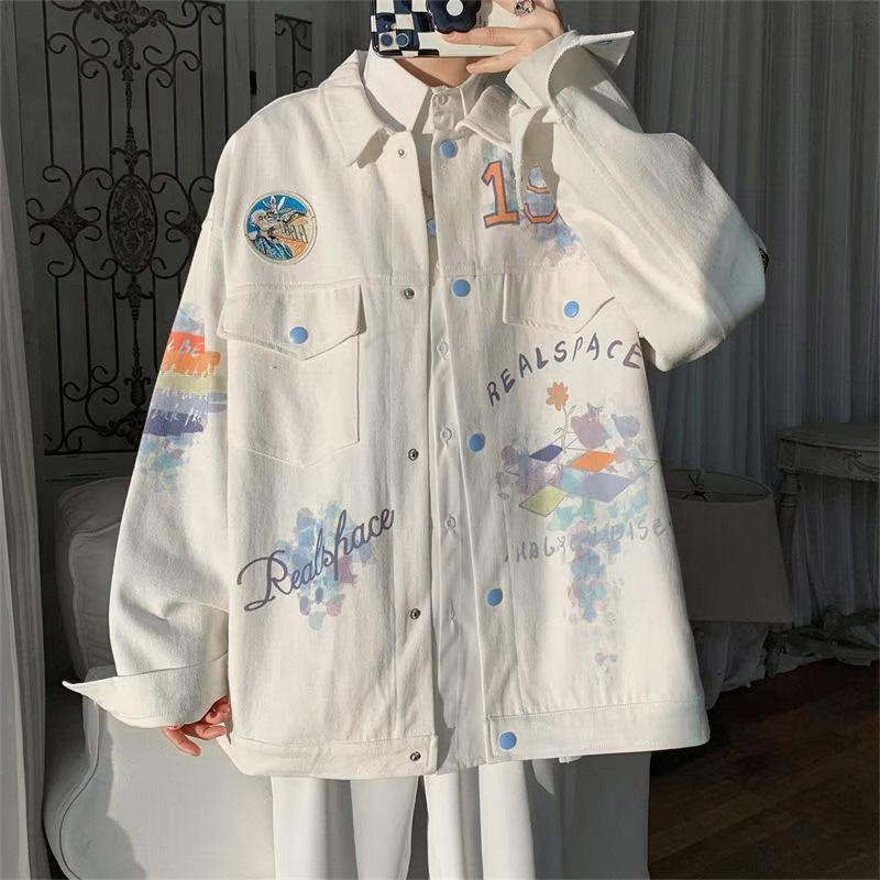 เสื้อแจ็กเก็ตยีน คอปก พิมพ์ลายกราฟฟิติ ทรงหลวม หลากสี สําหรับผู้ชาย