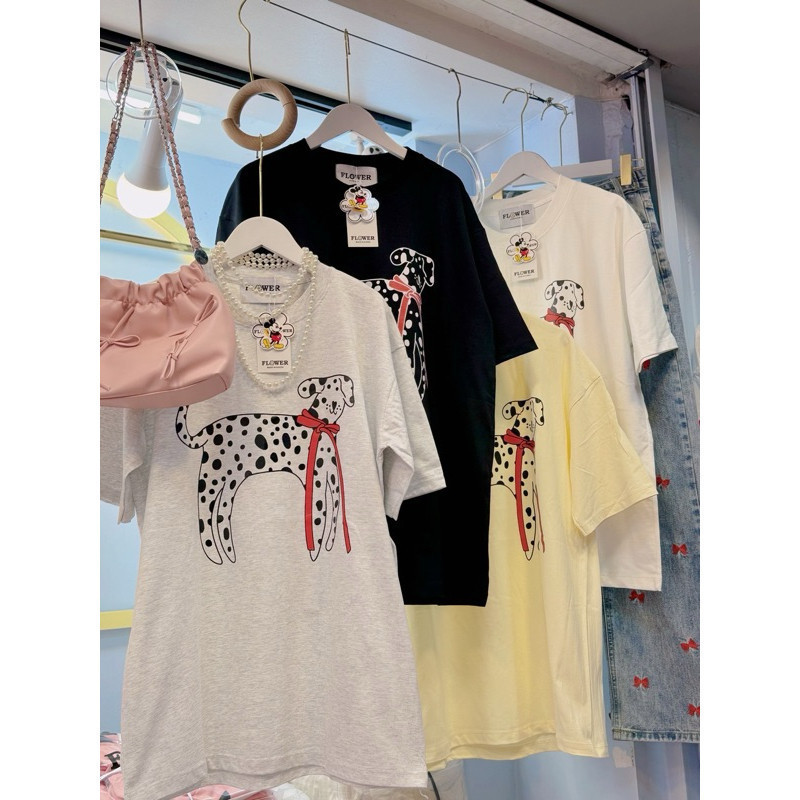 COD (จัดส่งในกรุงเทพฯ) MAO Shop เสื้อยืดOversize(FLOWER)หมาลายจุดโบแดงยาว