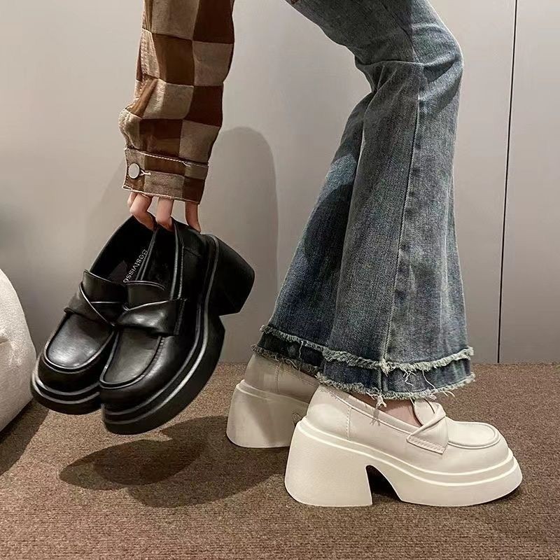 Size 35-43 Hepburn Style Black Platform Mary Jane Shoes Plus Size Women's Shoes 42 Non-slip High Heel Student Leather Shoes Korean Fashion Round Head Lolita Shoes Japanese Black Shoes Beige Princess Style Doll Shoes Casual Thick Heel Cosplay Shoes Loafers
