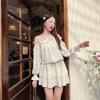 Emma mini dress : เดรสปาดไหล่แขนยาว แต่งจั้มเอว ชายระบาย2ชั้น เนื้อผ้าลายเปลือกไม้ KN.Clothes