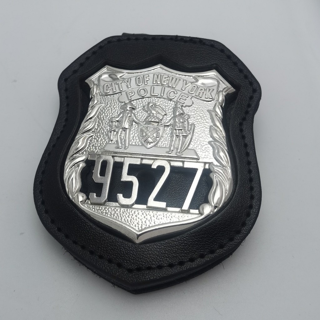 อุปทานโดยตรงจากโรงงาน 2025 สไตล์ใหม่อเมริกัน NYPLAY City Police 9527 Badge NYPD โลหะฟิล์มและโทรทัศน์