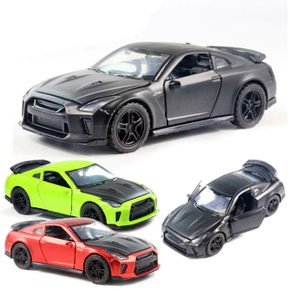 ร้านคนไทย! พร้อมส่ง โมเดลรถเหล็ก GTR 1/36 ของเล่นสำหรับเด็ก สีแดง สีเขียว สีดำ