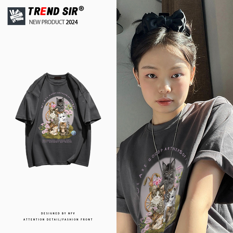 TrendSir NEW เสื้อยืดคอกลมแขนสั้น เสื้อยืดแฟชั่น แมวน้อยน่ารัก 100% Cotton M-3XL