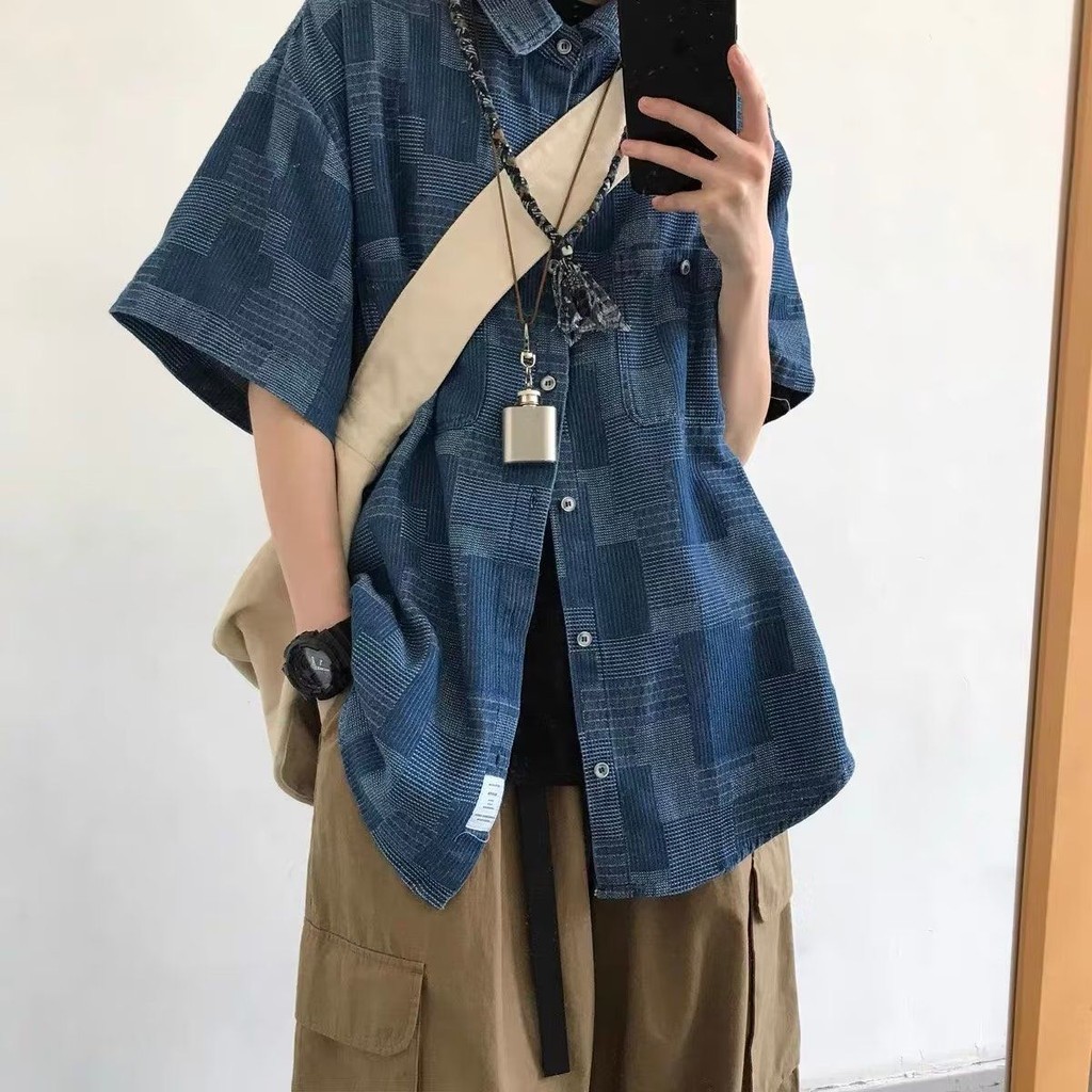 เสื้อเชิ้ต แขนสั้น แฟชั่นบุรุษ เสื้อทำงาน* แขนสั้นเสื้อยีนส์ สไตล์การต่อเชื่อม ใส่ได้ทั้งหญิงและชาย Size M-2XL
