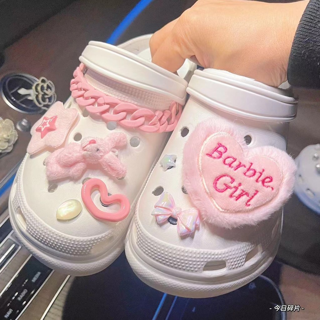 Jibbitz ชุดรองเท้าตุ๊กตาบาร์บี้ รูปหัวใจ กระต่าย 3D ถอดออกได้ พร้อมหัวเข็มขัด รูปดาว และดอกไม้ สําหรับตกแต่งรองเท้า