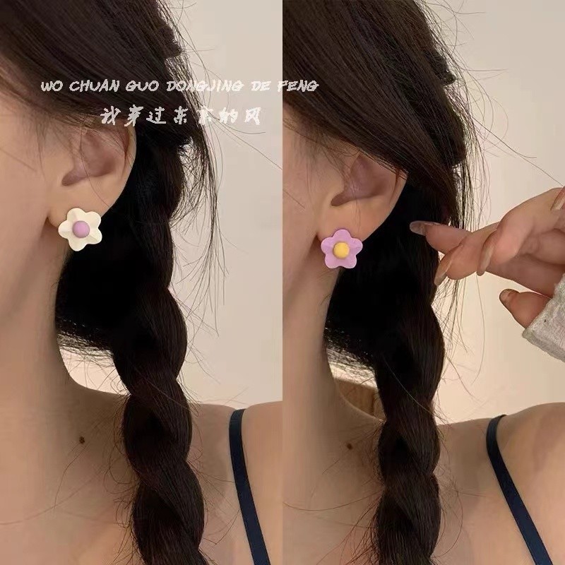 ต่างหูดอกไม้ แบบไม่สมมาตร หลากสี สไตล์เกาหลี สําหรับผู้หญิง