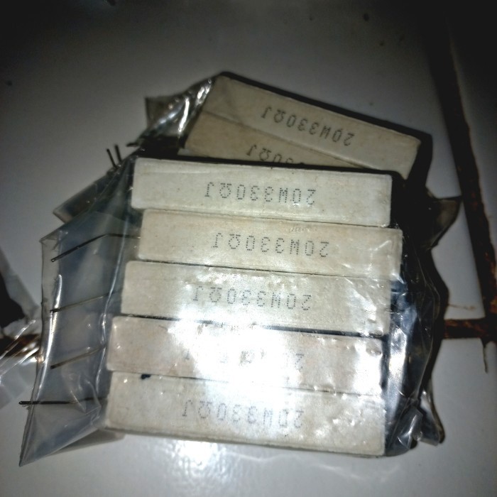 R ชอล์ก 330ohm 330 โอห์ม 330R 20w 20watt 20 วัตต์ Box block Resistor Fajar electro 2