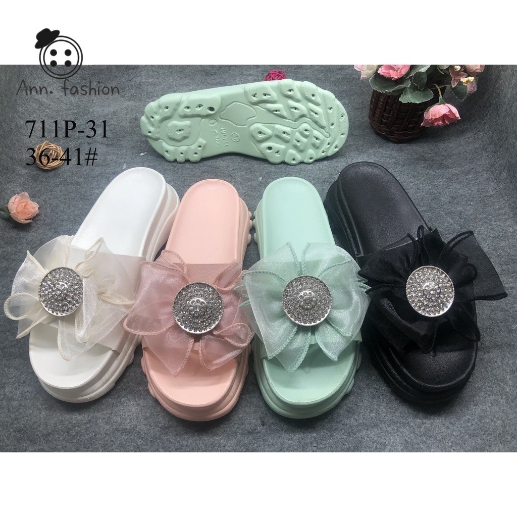 ลดล้างสต๊อกเพิ่ม15-30%❗❗ รองเท้าแตะแบบสวมสำหรับผู้หญิง แต่งดอกไม้กระดุมเพชร วัสดุแข็งแรง (ถ่ายจากสินค้าจริง) #711-7