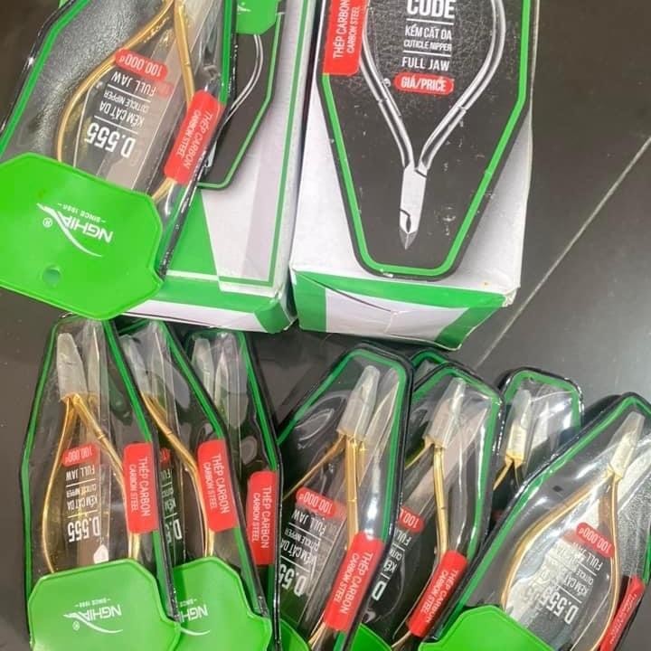 กรรไกรตัดหนังของเวียดนามแท้ 100%  ยี่ห้อ Nghia รุ่น D555ไม่เป็นสนิม Nghia กรรไกรตัดหนังที่ตายแล้วจากเวียดนาม D555