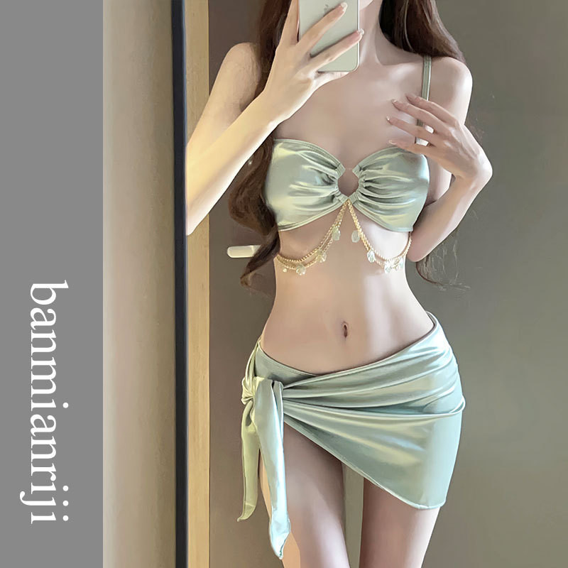 bikiniชุดว่ายน้ําบิกินี่ สายโซ่ ประดับเพชร เซ็กซี่ สามชิ้น แฟชั่นวันหยุดริมทะเล
