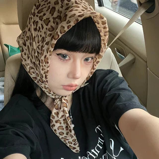 Fashion girl🪐🪐ผ้าโพกหัวลายเสือสุดฮิต ผ้าชีฟอง กรามู ผ้าคลุมหัว ผ้าลายเสือสี่เหลี่ยมจัตุรัส ขนาด65x65cm