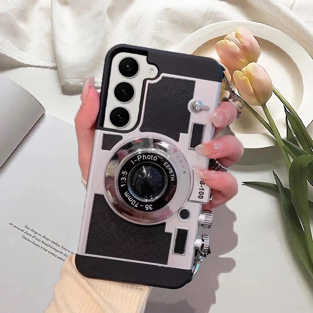 Emily In Paris 3D Retro กล้องเคสโทรศัพท์สําหรับ Samsung Galaxy หมายเหตุ 20 S23 S24 Ultra S22 Plus S21 S24 Plus Galaxy A35 Luxury Lanyard กันกระแทก