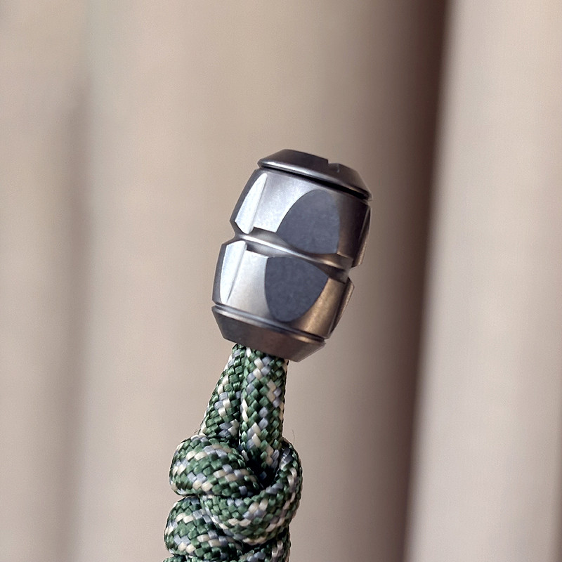 Cnedc ไทเทเนียม Creative Peanut Paracord ลูกปัดเชือกสร้อยคอสร้อยข้อมือไฟฉาย EDC ลูกปัด Lanyard Fidge