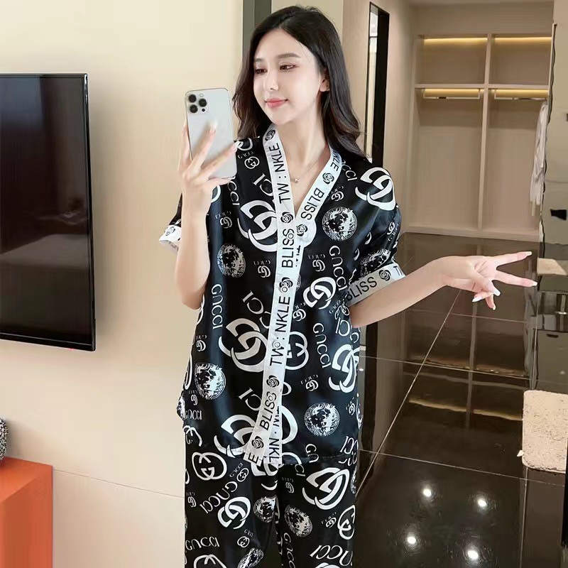 (หลาย) ผู้หญิงคอวีฤดูร้อนผ้าไหมน้ําแข็งแขนสั้นกางเกงคาร์ดิแกนเนียนชุดนอนชุด - รูปที่ 4