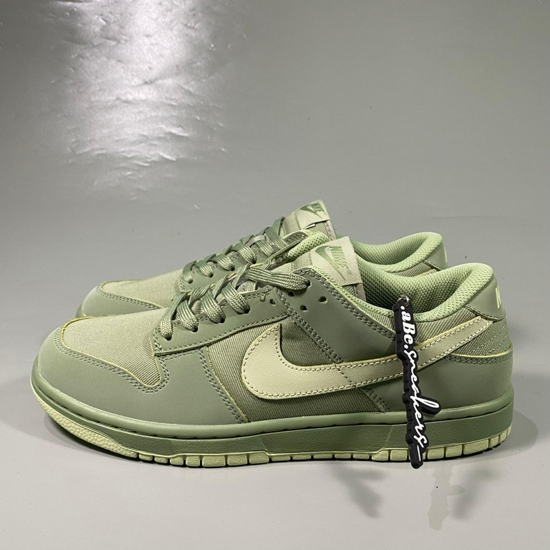 Nike SB Dunk Low Oil สีเขียวและ Olive Aura ลำลอง