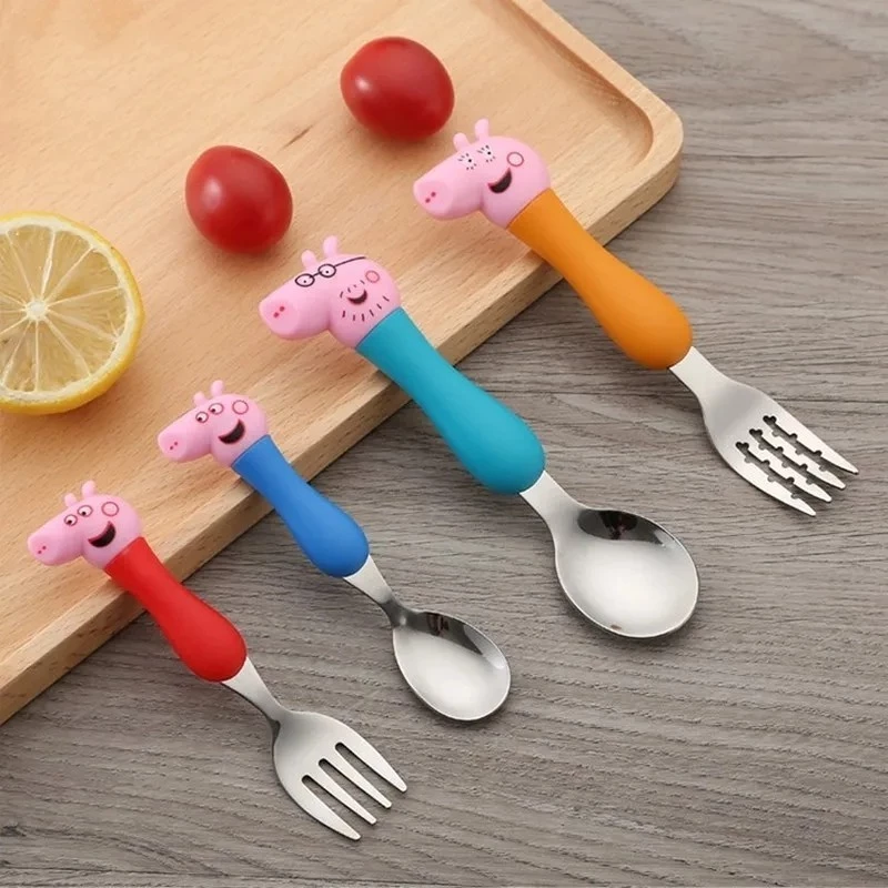 Peppa Pig บนโต๊ะอาหาร ส้อม ช้อน ตุ๊กตา แอคชั่น ของเล่น George Pig Dad Mom การ์ตูน อะนิเมะ รูป ปาร์ตี้ ของเล่น ของขวัญ สําหรับเด็กผู้ชาย และเด็กผู้หญิง thumbnail 5
