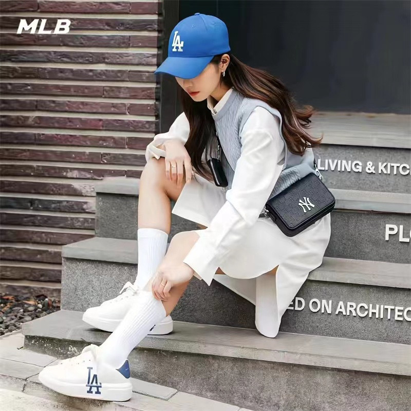 MLB (พร้อมส่ง) กระเป๋าMLB MONOGRAM DIA EMBO MINI CROSS BAG กระเป๋าสะพายข้าง กระเป๋าNY ของแท้%