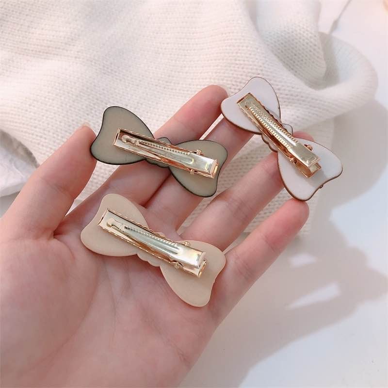 พร้อมส่ง  ราคา/ชิ้น กิ๊บติดผม กิ๊บโบว์  รูปหัวใจ ดาว ประดับโบว์ น่ารัก หวานแหวว เครื่องประดับ แฟชั่นสําหรับผู้หญิง